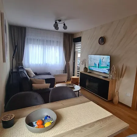 Free Garage アパート *