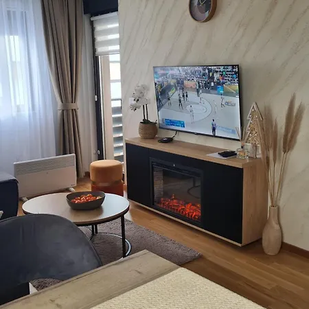 Free Garage アパート *